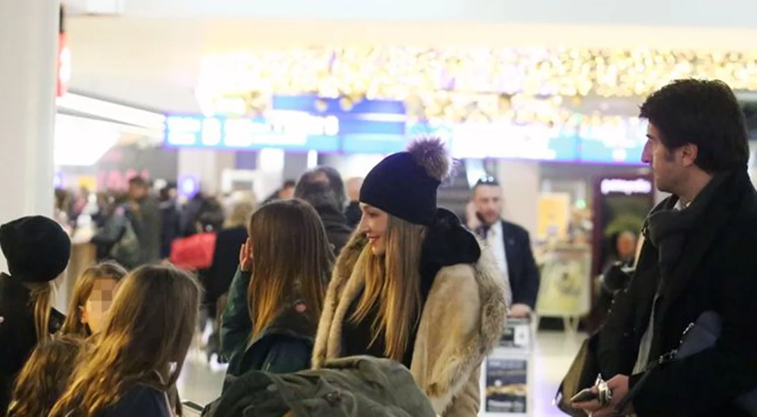 Ελένη Πετρουλάκη - Ίλια Ίβιτς: Απόδραση με τις τέσσερις κόρες τους