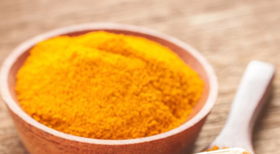 Γιατί όλοι οι διατροφολόγοι έχουν πάθει εμμονή με τον κουρκουμά;