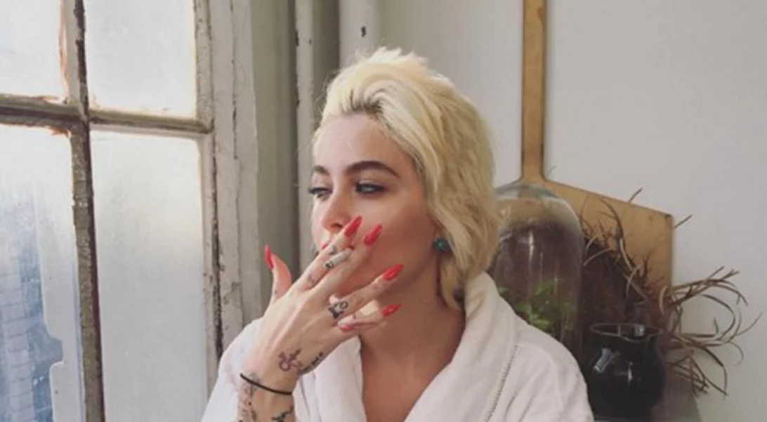 Paris Jackson: Δηλώνει "απίστευτα προσβεβλημένη" από την τηλεοπτική αναπαράσταση του πατέρα της