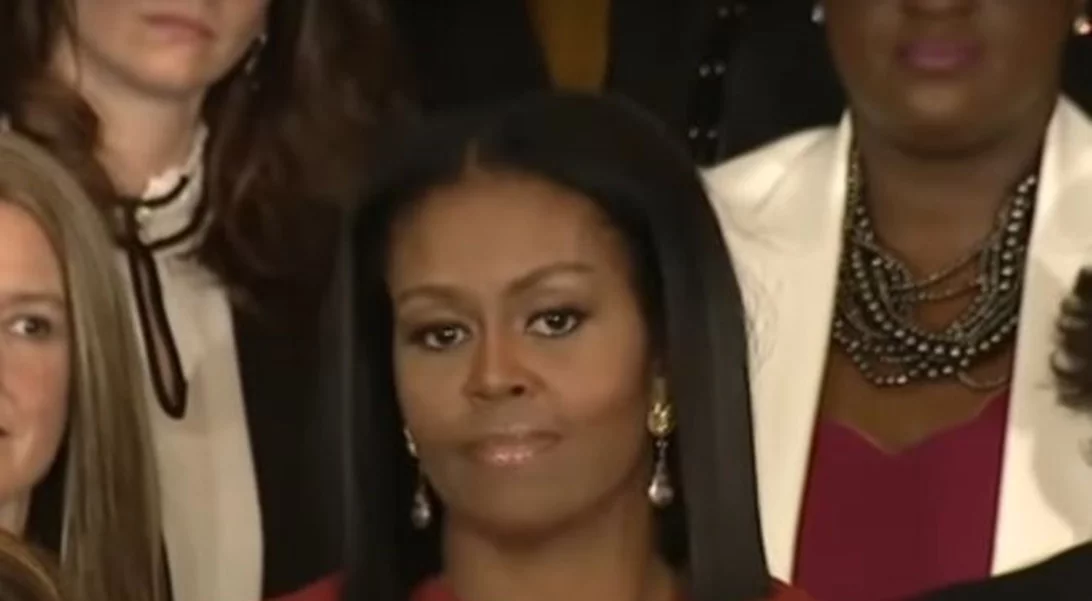 Michelle Obama: Με τρεμάμενη φωνή αποχαιρέτησε το Λευκό Οίκο (video)