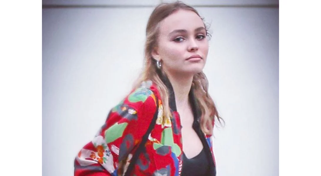 Lily Rose Depp: Φοράει vintage Chanel με τον πιο σύγχρονο τρόπο