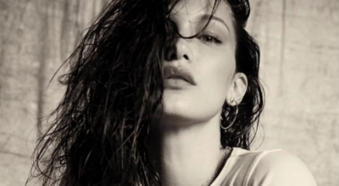 Bella Hadid: Αυτά είναι τα νέα της πανέμορφα τατουάζ