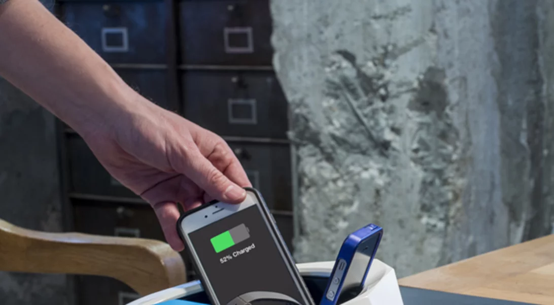 Γιατί δεν κάνει να φορτίζεις το κινητό σου σε δημόσιες πρίζες