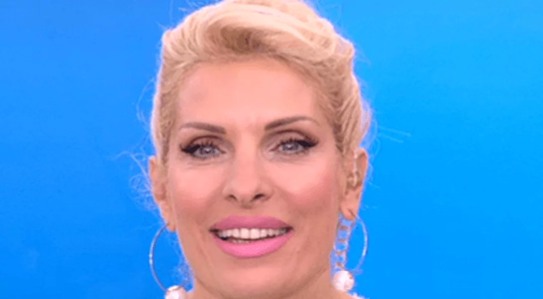 Ελένη Μενεγάκη: Βρήκαμε τι φόρεσε σήμερα στην εκπομπή της