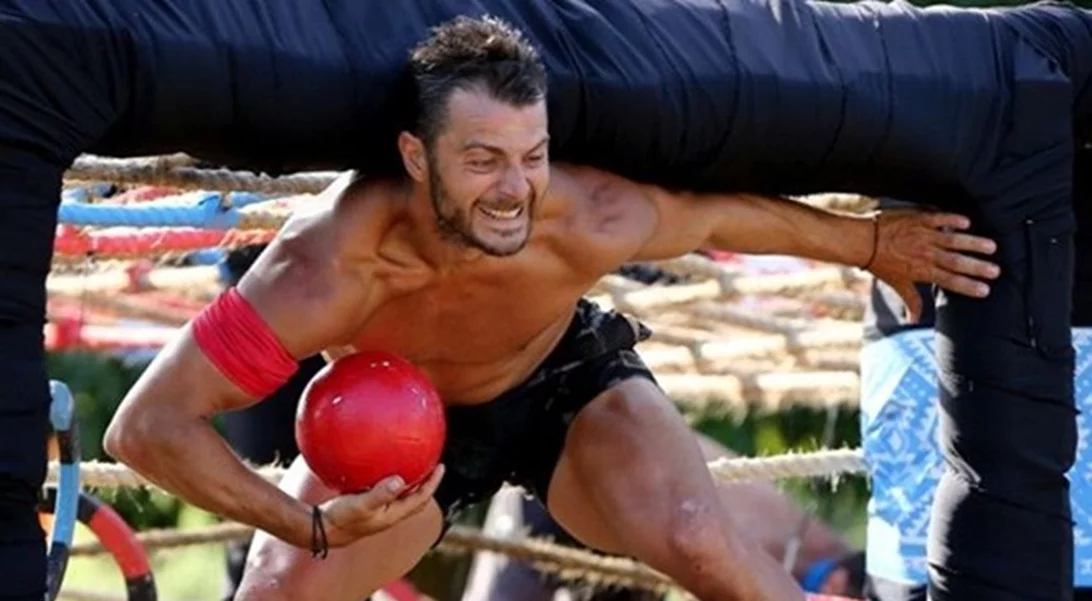 Γιώργος Αγγελόπουλος: Η σπάνια φωτογραφία του ... με λευκό μοκασίνι!