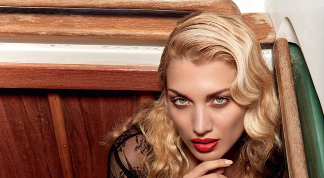 Κωνσταντίνα Σπυροπούλου: Υιοθέτησε το glamorous ανοιξιάτικο look της