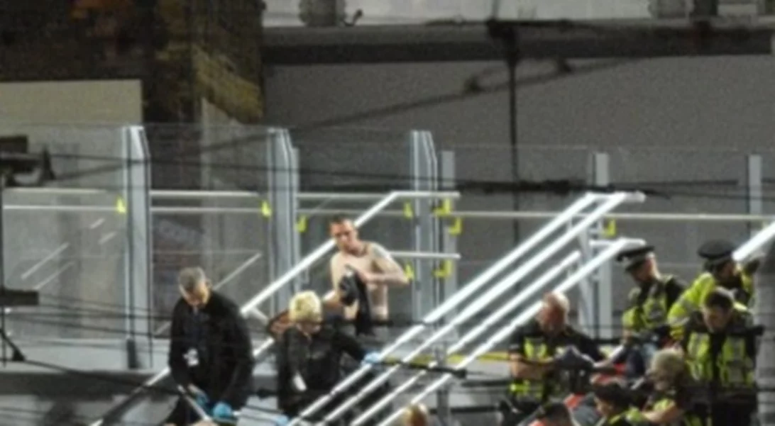 Ariana Grande: Επίθεση αυτοκτονίας στη συναυλία της