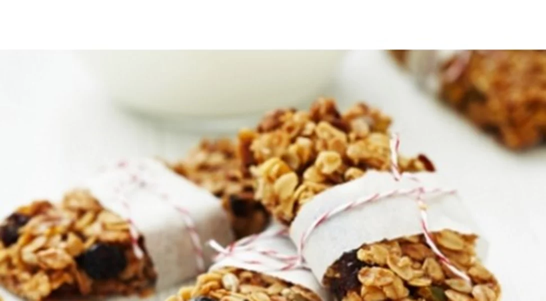 Οι πιο νόστιμες μπάρες δημητριακών με τη συνταγή της Σάντυ Κουτσοσταμάτη