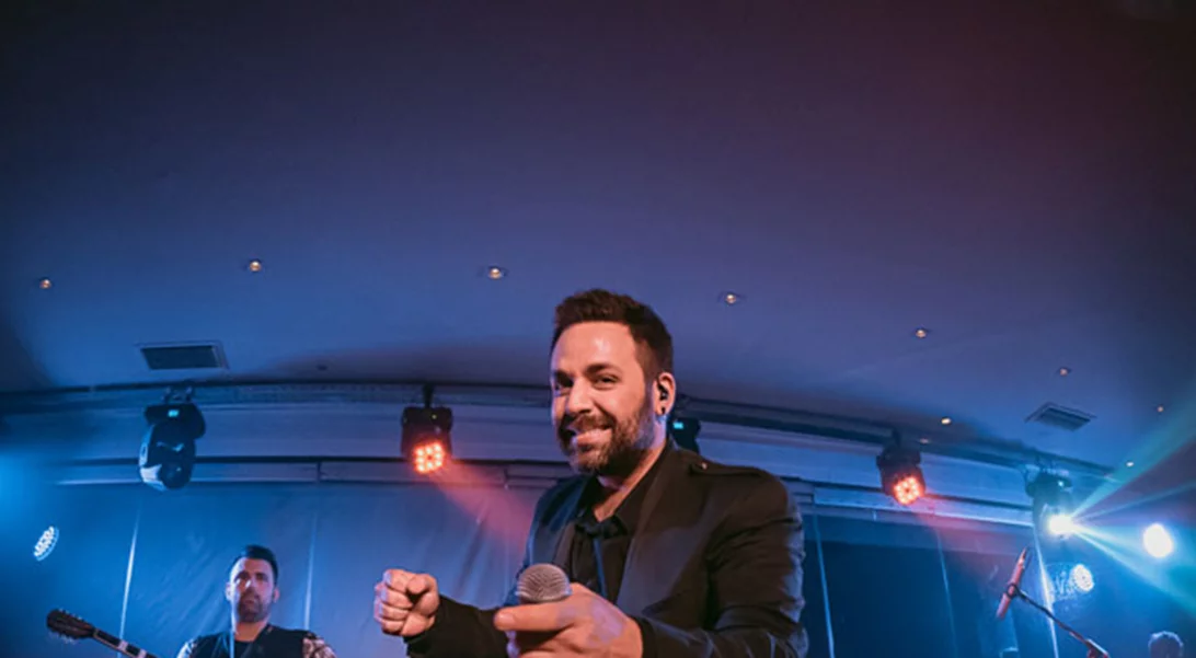 Πανικός στο 1ο party του ΛΑΜΨΗ 92,3 στο Ola - White με τον Γιώργο Γιαννιά