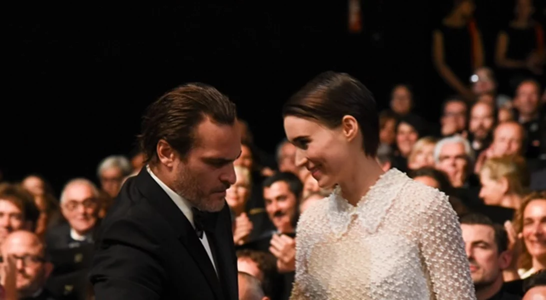 Rooney Mara - Joaquin Phoenix: Η πρώτη τους επίσημη εμφάνιση ως ζευγάρι