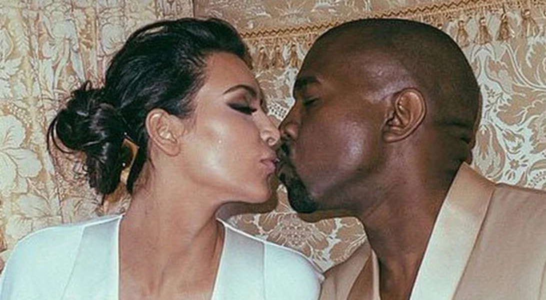Kim Kardashian: Αυτή ήταν η στιγμή που "ερωτεύτηκε τρελά" τον Kanye West