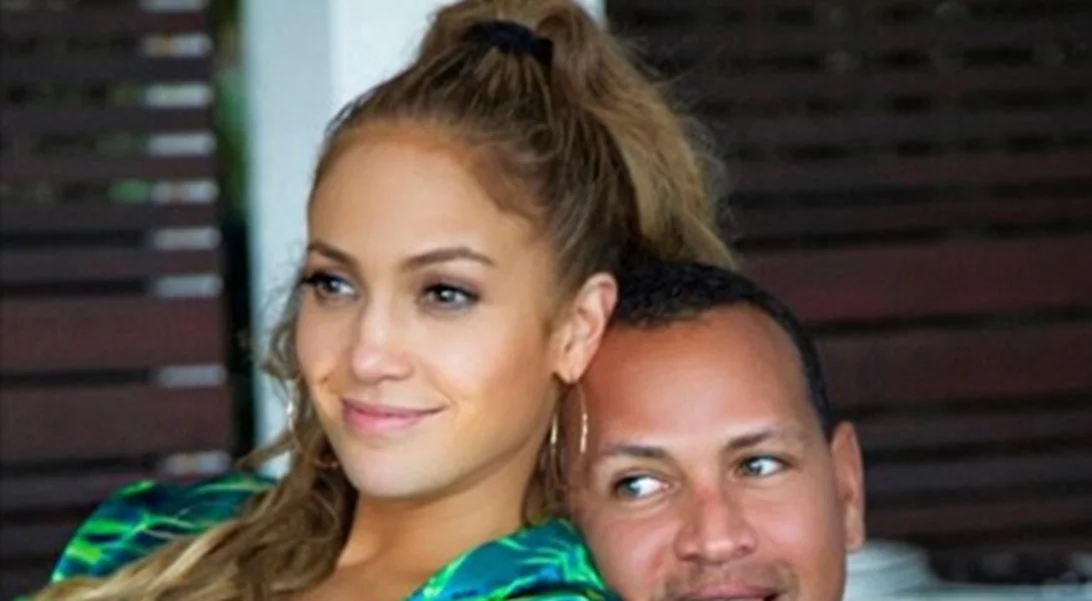 Jennifer Lopez - Alex Rodriguez: Ρομαντική εκδρομή με γιοτ στη Γαλλία