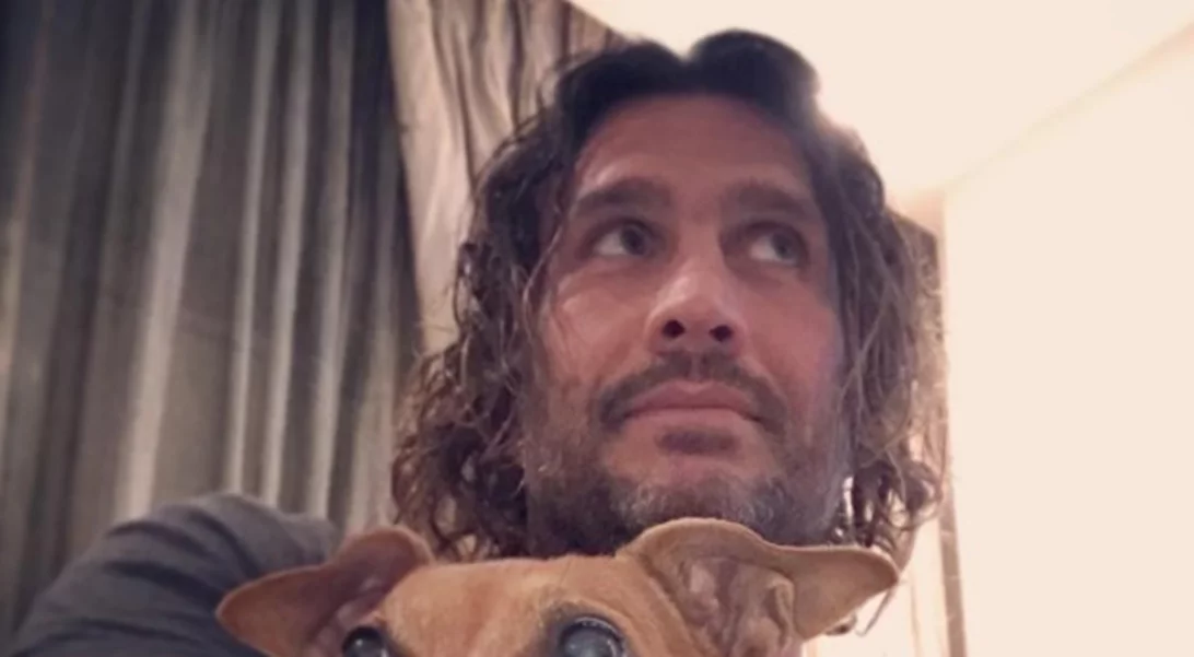 Κώστας Κοκκινάκης: Η επιστροφή και η πρώτη ανάρτηση από την Ελλάδα