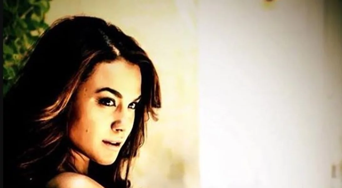 Πηνελόπη Πλάκα: "Καυτά" φιλιά με το νέο της σύντροφο