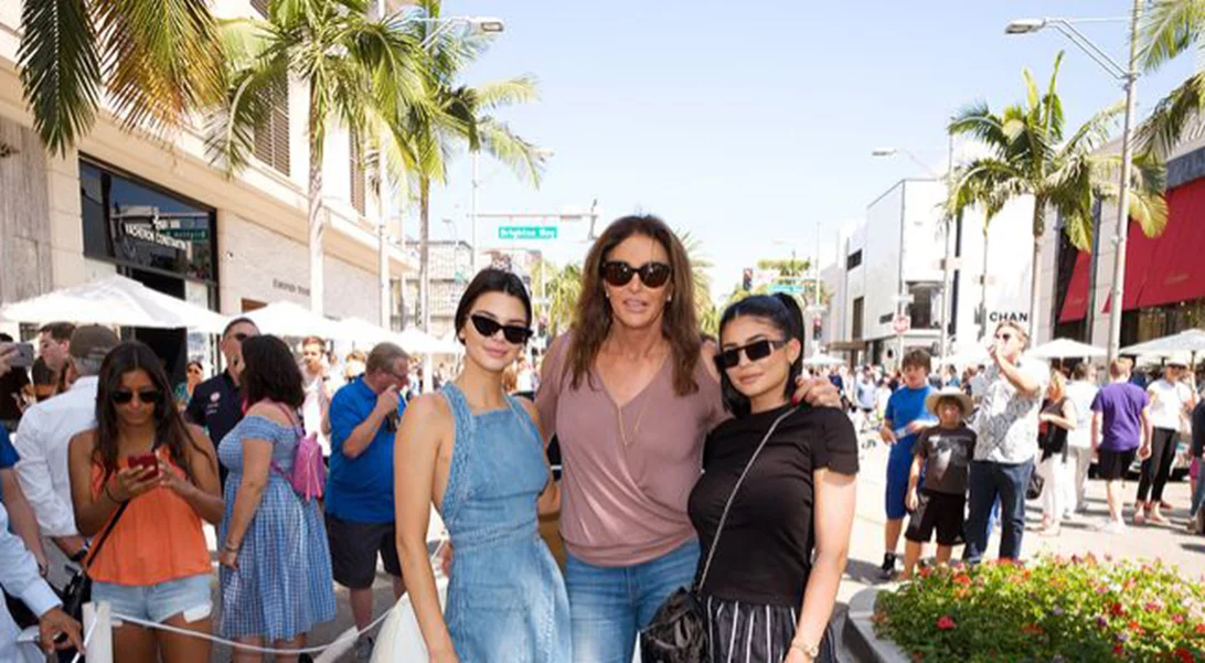 Kendall Jenner: Υιοθέτησε το casual καλοκαιρινό look της