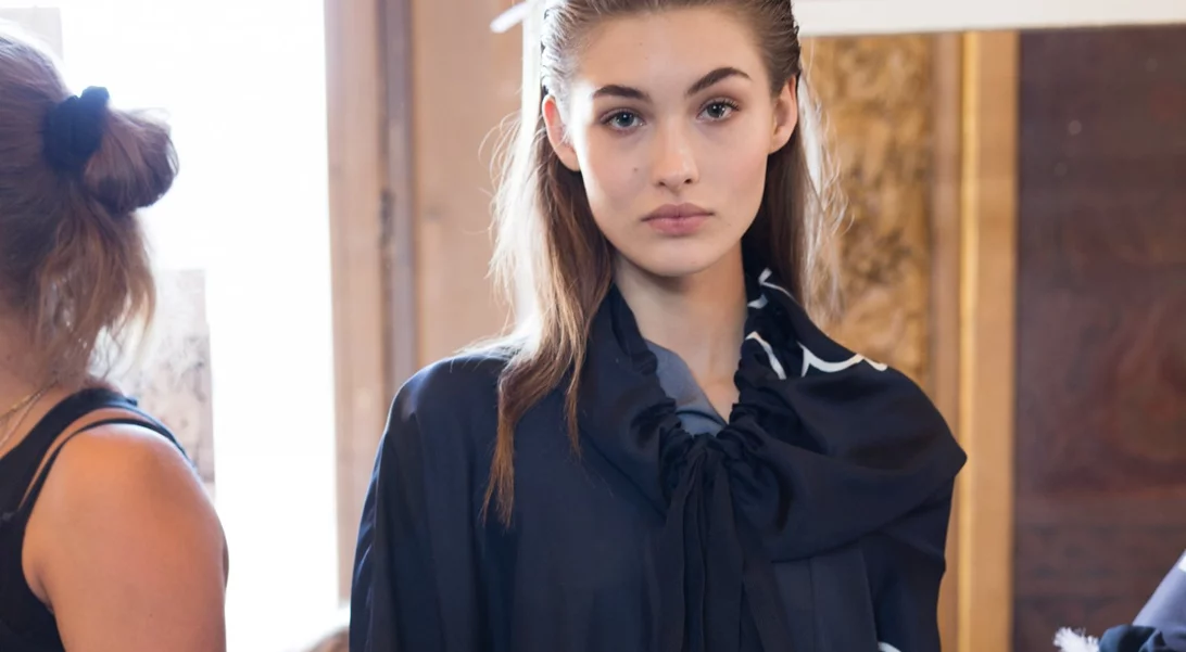 Θα φορούσες μαύρο το καλοκαίρι; Δες πώς θα το κάνεις σωστά!