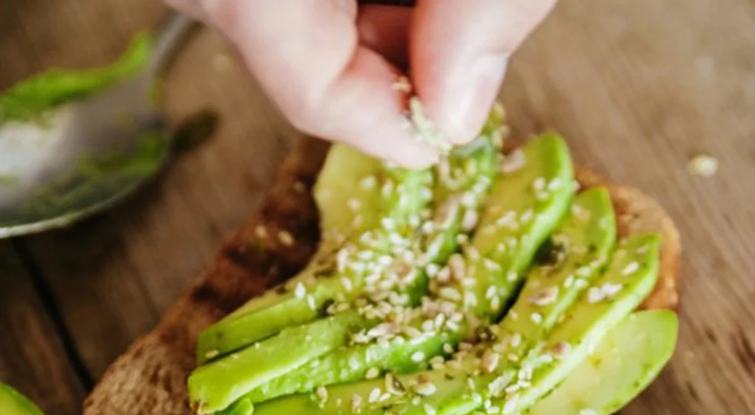 10 τρόποι να κάψεις θερμίδες και λίπος με σωστά σνακ