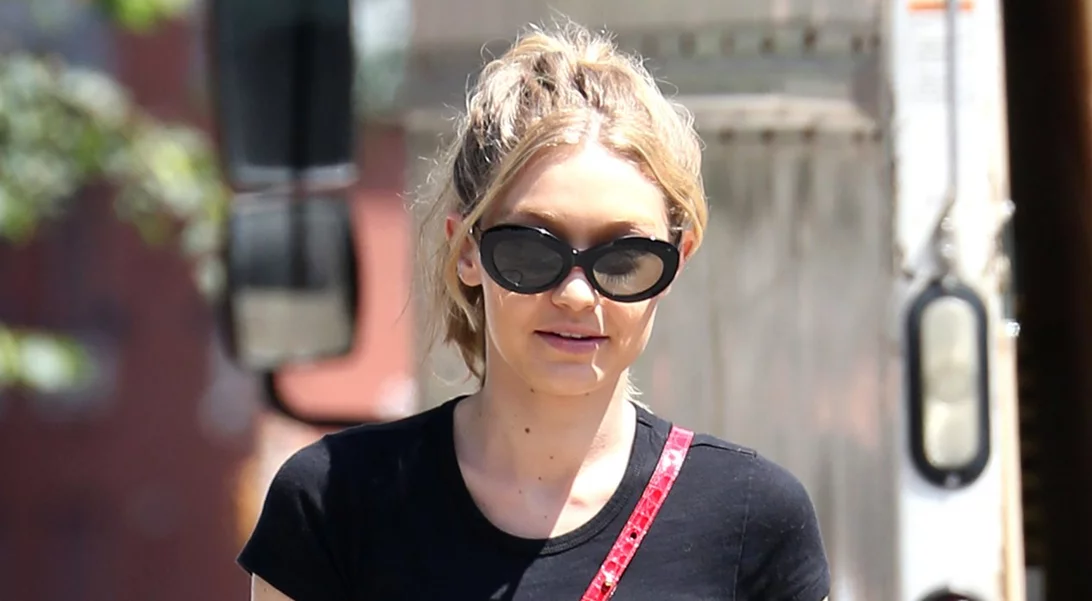 Mom jeans: Δες πώς φοριούνται τώρα