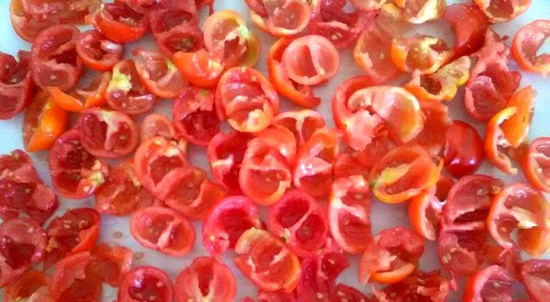 Πώς θα φτιάξεις λιαστές ντομάτες μόνη σου στο φούρνο