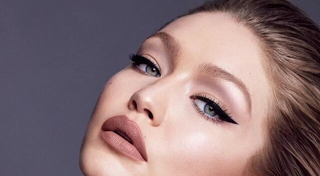 Gigi Hadid x Stuart Weitzman: H Gigi Hadid μόλις λάνσαρε τα δικά της mules!