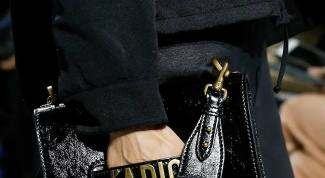 Εβδομάδα Μόδας του Παρισιού: Οι ωραιότερες λεπτομέρειες που είδαμε στα catwalks