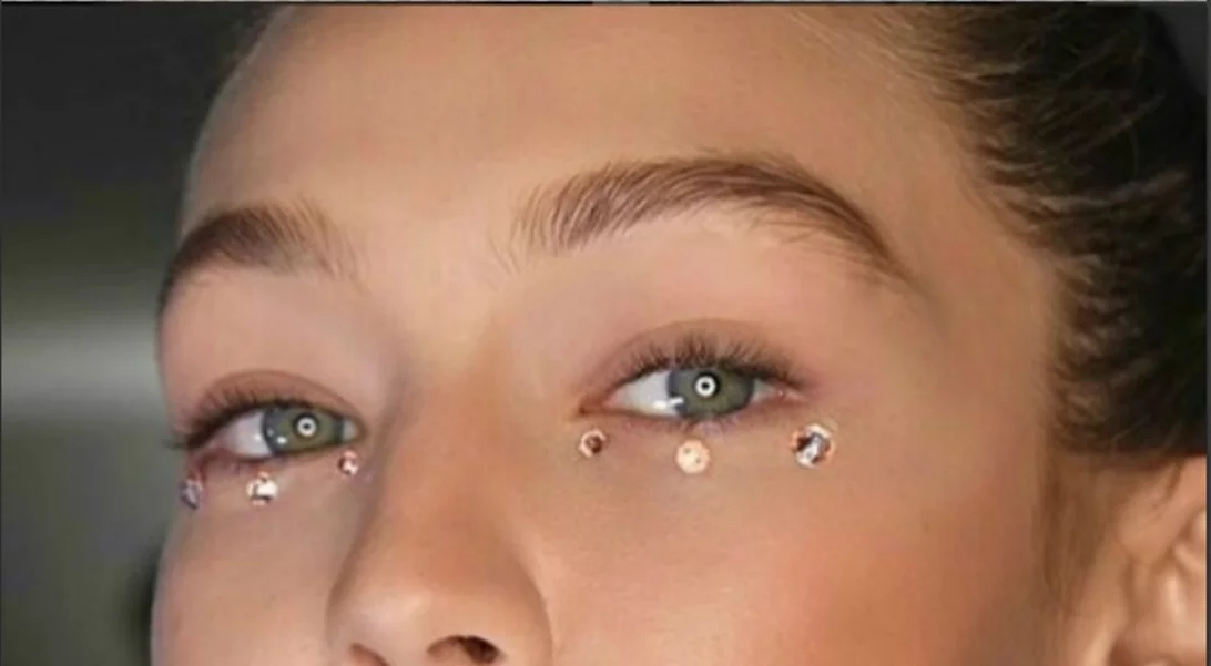 Τα μυστικά του (άψογου) μακιγιάζ της Gigi Hadid μόλις αποκαλύφθηκαν