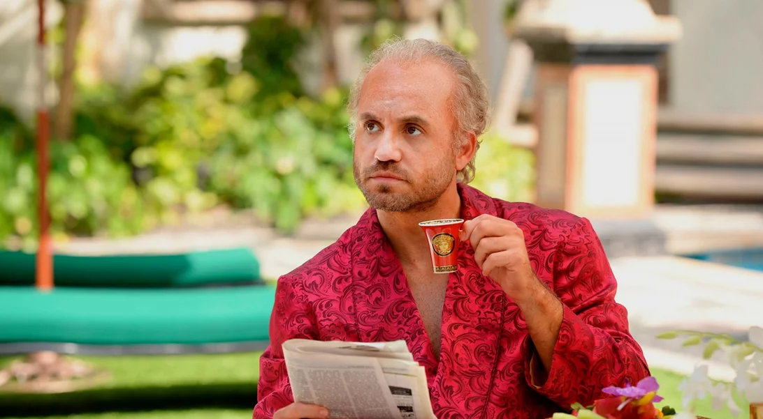 O Edgar Martinez είναι ίδιος ο Gianni Versace στο trailer του νέου American Crime Story