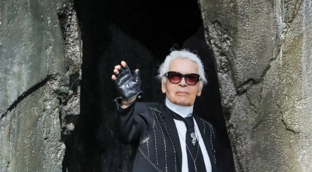 Ο Karl Lagerfeld σχεδίασε τον Harvey Weinstein ως γουρούνι στη νέα του γελοιογραφία