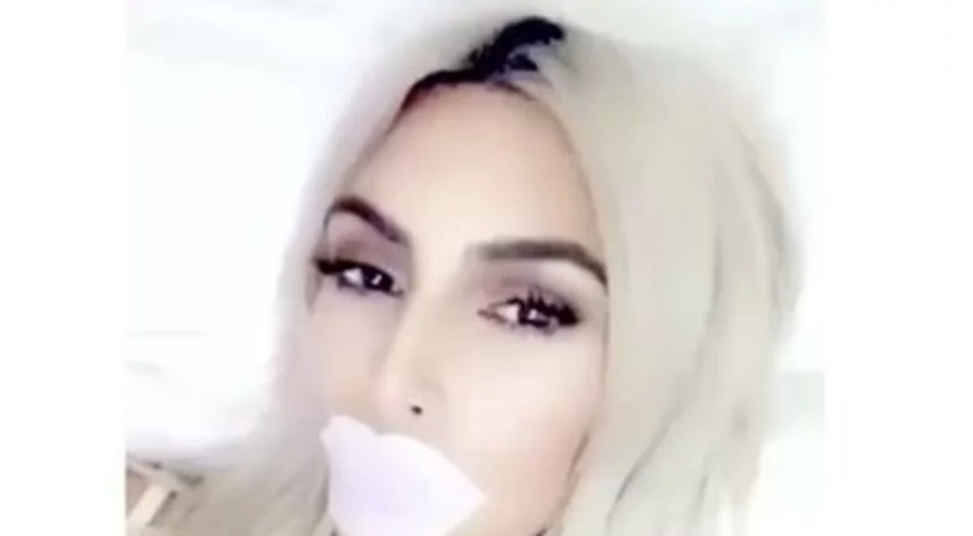 Τι είναι αυτές οι μάσκες που φοράει η Kim Kardashian στα χείλη της; Ψάξαμε και μάθαμε!