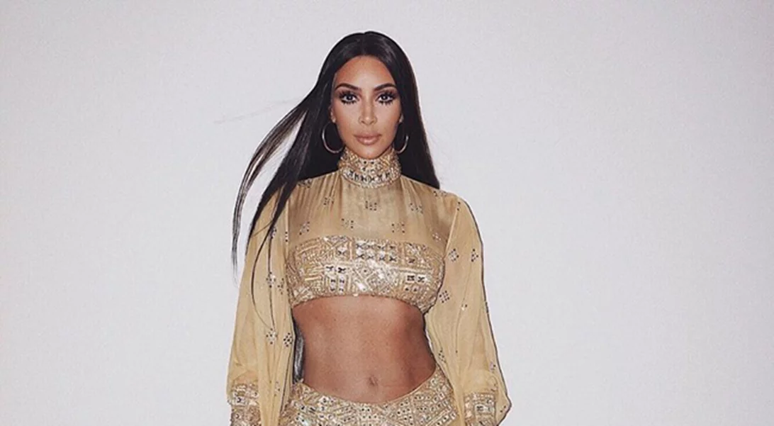 Η Kim Kardashian απαντά στα αρνητικά σχόλια για την μεταμφίεση της ως Aaliyah