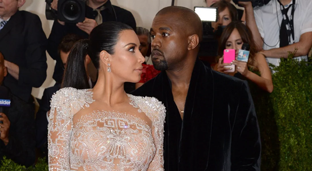 Kim Kardashian - Kanye West | Εύχονται για το 2019 με την πιο προκλητική τους φωτογραφία