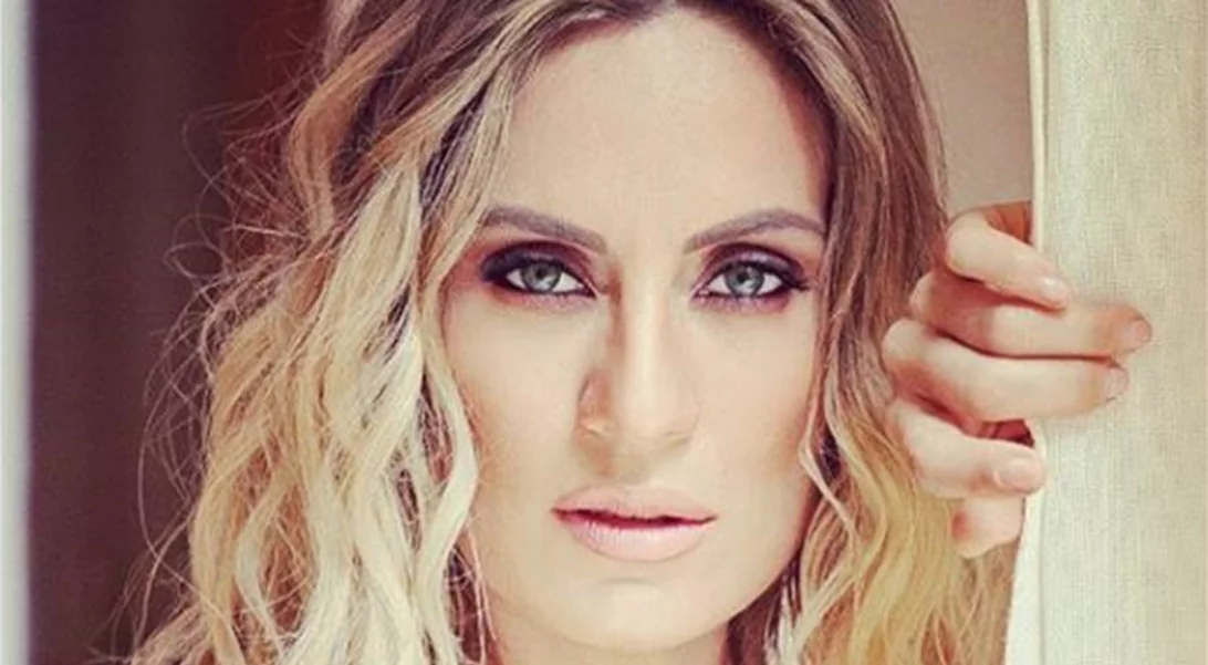 Ελεονώρα Μελέτη | Στο θέατρο μαζί με τον Θοδωρή Μαροσούλη