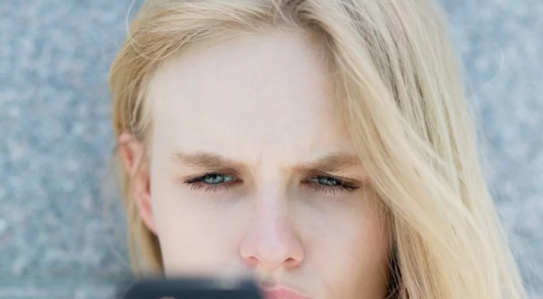 Το submarining είναι η τελευταία μόδα στις σχέσεις