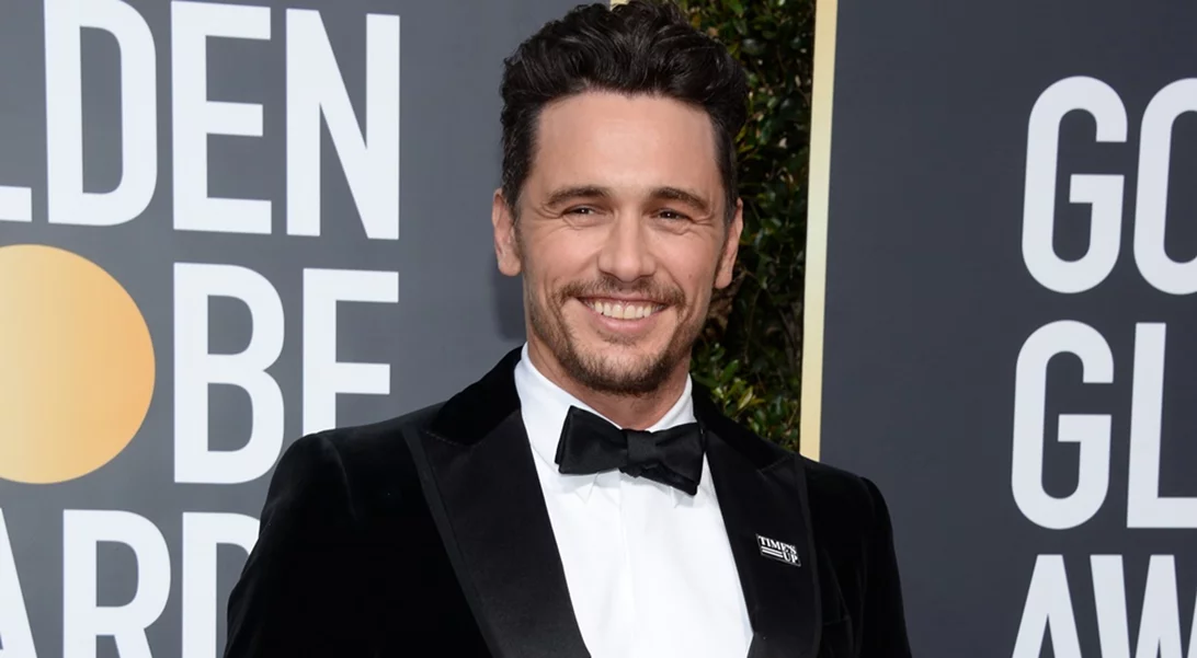 O James Franco κάνει διακοπές στην Ελλάδα μαζί με την σύντροφό του