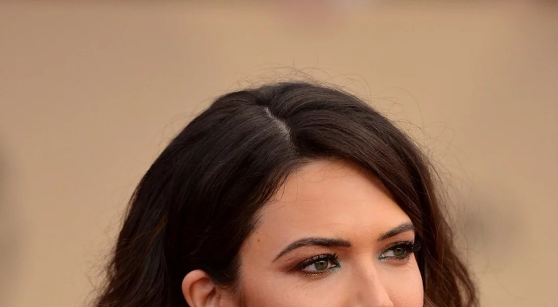 Ενός λεπτού σιγή για αυτή την #TBT φωτογραφία της Mandy Moore και το χτένισμά της