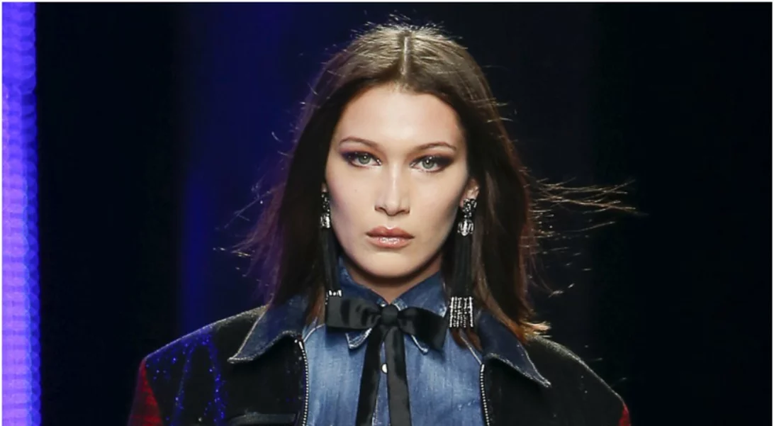 Αυτό το smokey eye look της Bella Hadid θα γίνει το νέο αγαπημένο σου βραδινό μακιγιάζ!