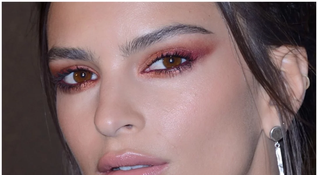 Emily Ratajkowski: Ακόμη και στο τσουχτερό κρύο της Νέας Υόρκης δεν σταματά να είναι super stylish