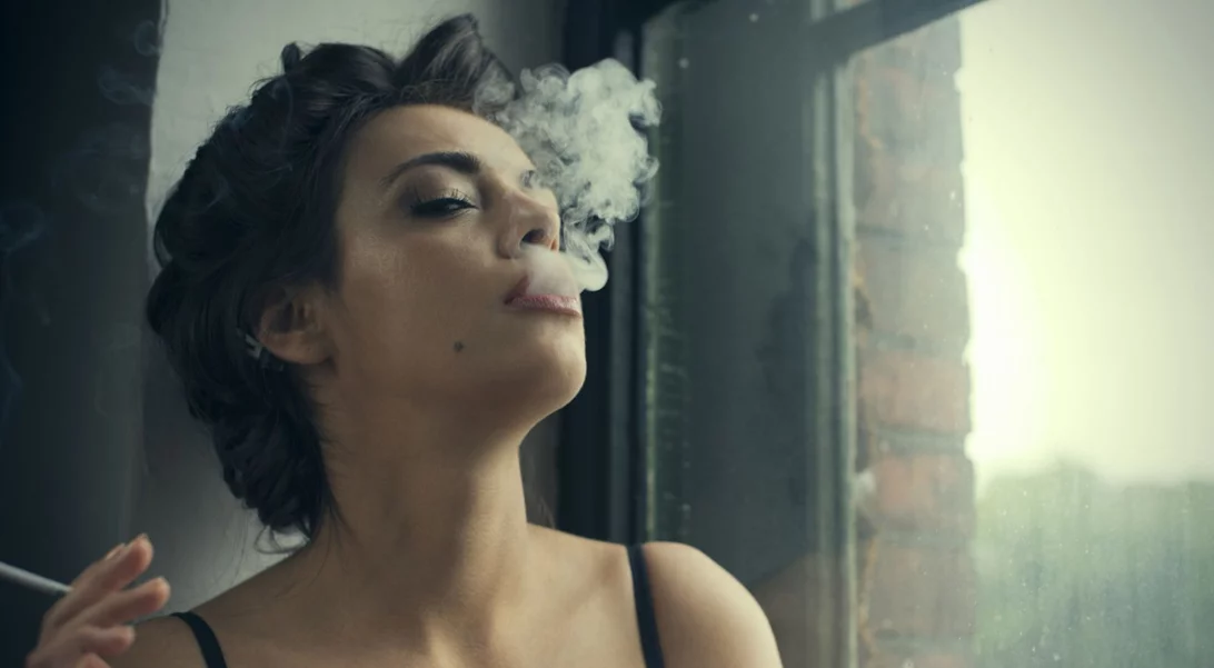 5 συνήθειες που είναι τόσο βλαβερές όσο και το κάπνισμα