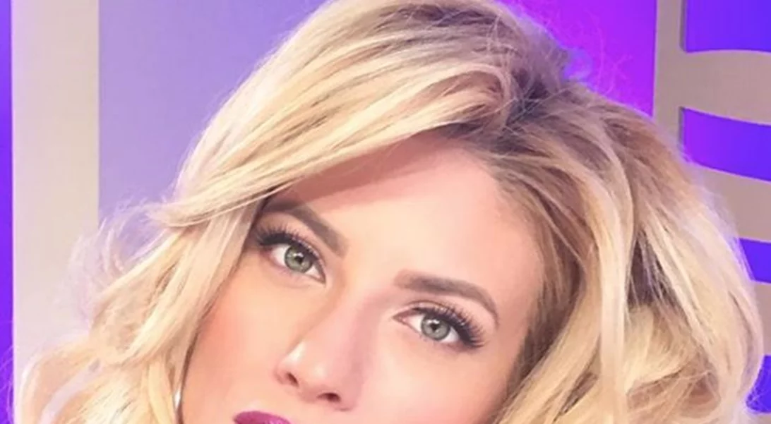 Ευαγγελία Αραβανή | Ποζάρει χωρίς μακιγιάζ και μας ξετρελαίνει!