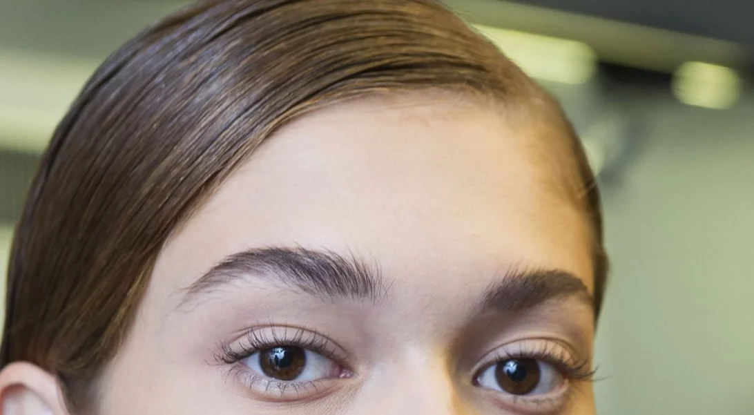 Πώς να διατηρείς πάντα ενυδατωμένο το πρόσωπό σου (έτσι θα είναι και φρέσκο και λαμπερό)