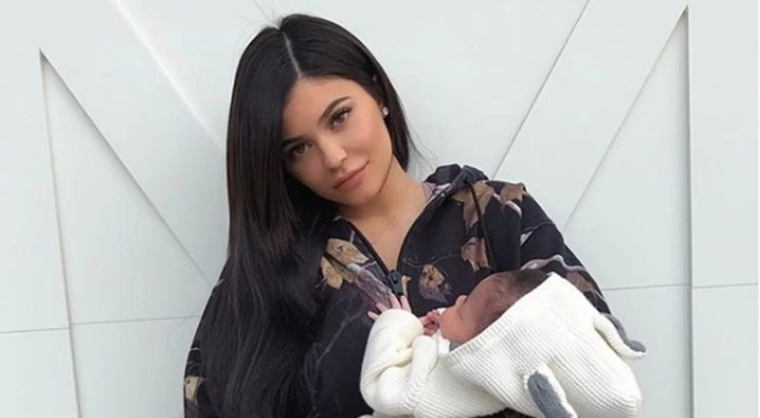 Kylie Jenner | Εντυπωσιάζει με τις νέες φωτογραφίες της Stormi!