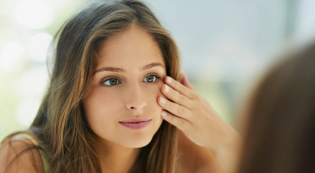 Πώς ένα κουκούτσι ελιάς κάνει θαύματα στο πρόσωπό μας;