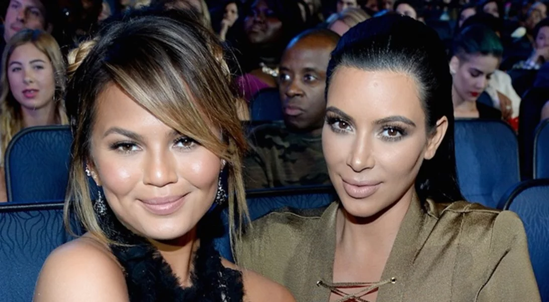 Kim Kardashian | Το όχι και τόσο μικρό δώρο που έκανε στην Chrissy Teigen!