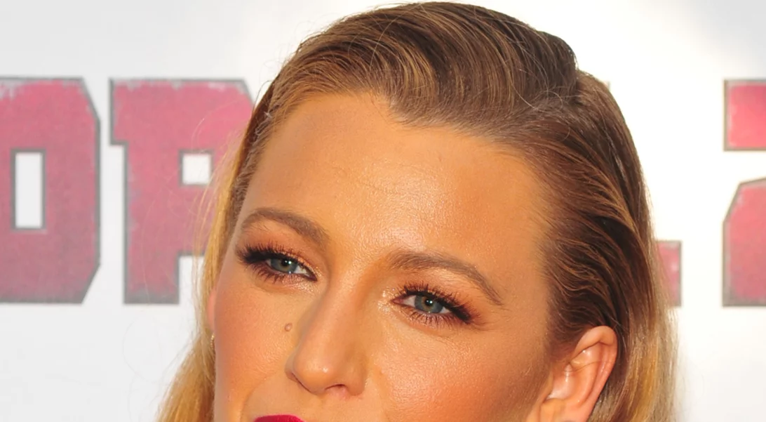 Η Blake Lively δείχνει τον έρωτα για τον σύζυγό της με ένα (μα πόσο έξυπνο;) σχέδιο στα νύχια της!