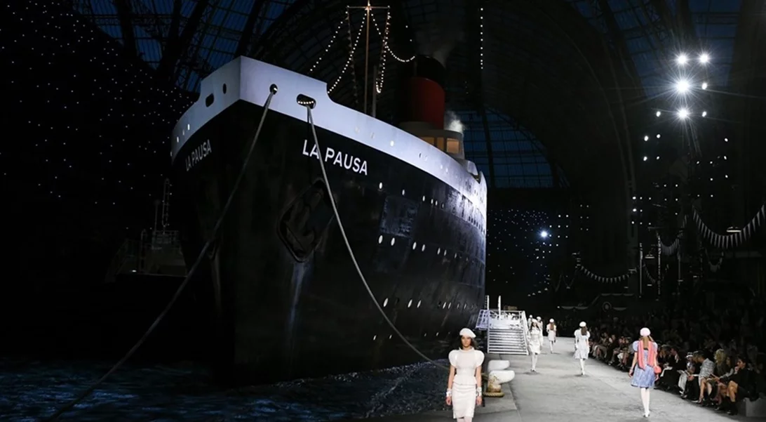 Chanel Resort '19 | Μια κρουαζιέρα στον ωκεανό του navy chic