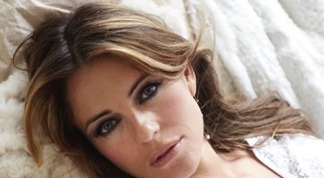 Η Elizabeth Hurley θυμάται την εποχή που διαφήμιζε παγωτά