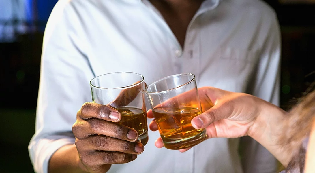 Οι καλύτεροι τρόποι για να διατηρήσεις φρέσκο ένα ουίσκι