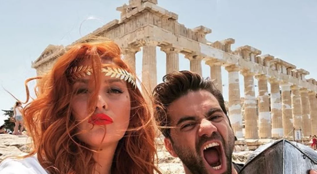 Σίσσυ Χρηστίδου - Θοδωρής Μαραντίνης | Περήφανοι και συγκινημένοι στην σχολικη γιορτή του γιου τους