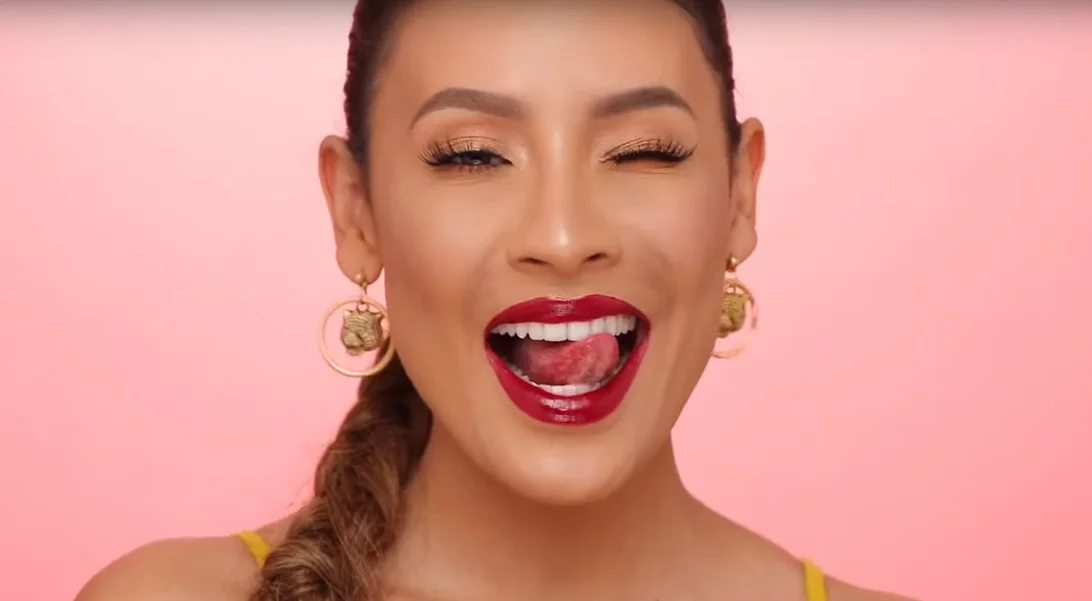 Τα beauty tutorials που θέλουμε να βλέπουμε ξανά και ξανά