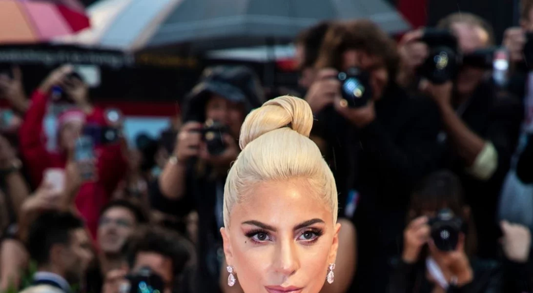 Lady Gaga | Αγνώριστη στο νέο της εξώφυλλο για τους New York Times